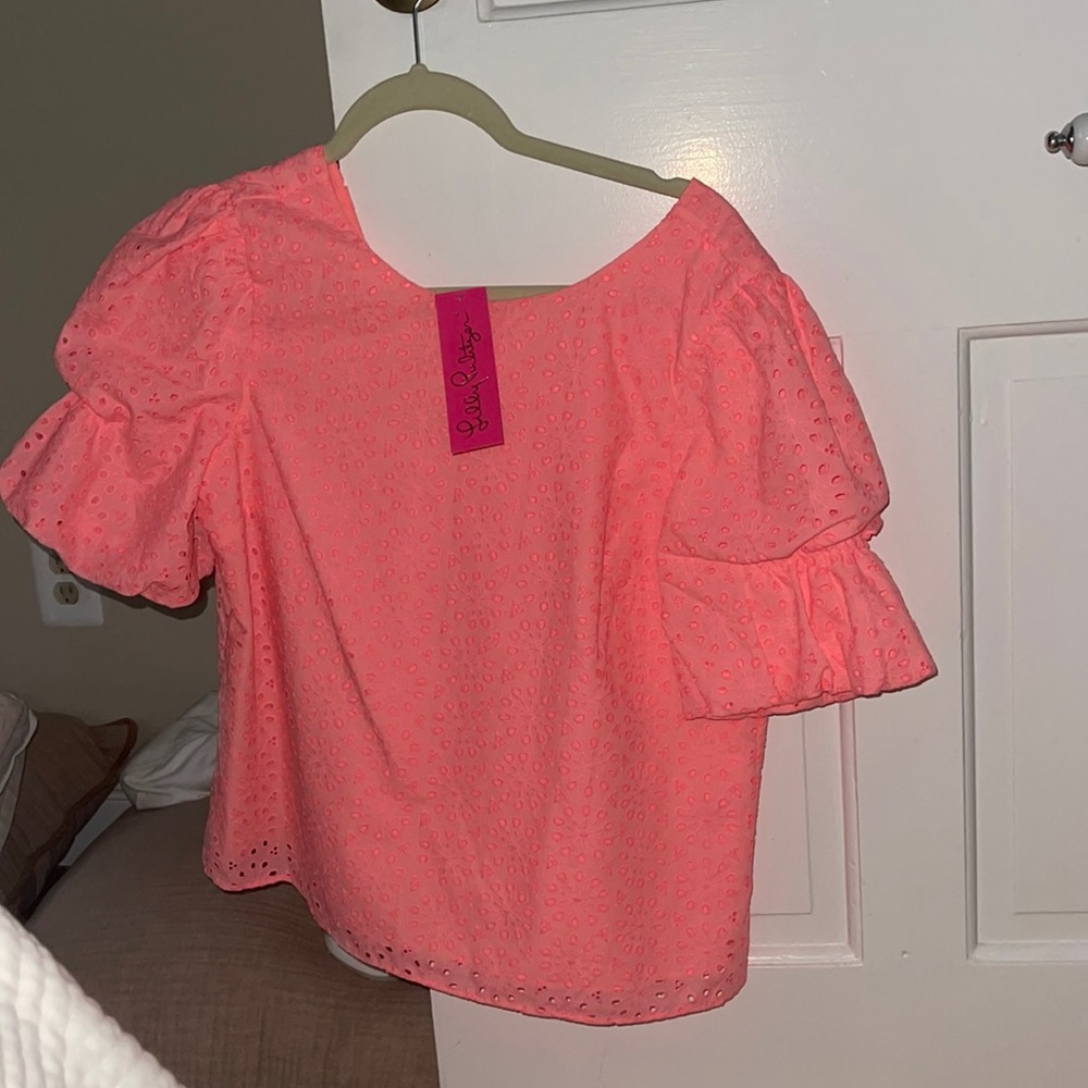 Lilly Pulitzer new tags on size M pink shirt